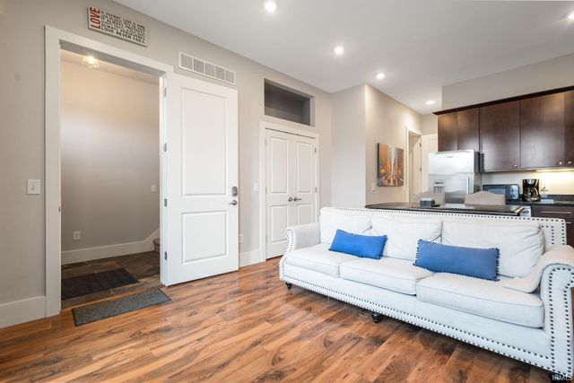 106 S Niles Avenue, South Bend, IN 46617