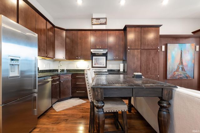 106 S Niles Avenue, South Bend, IN 46617