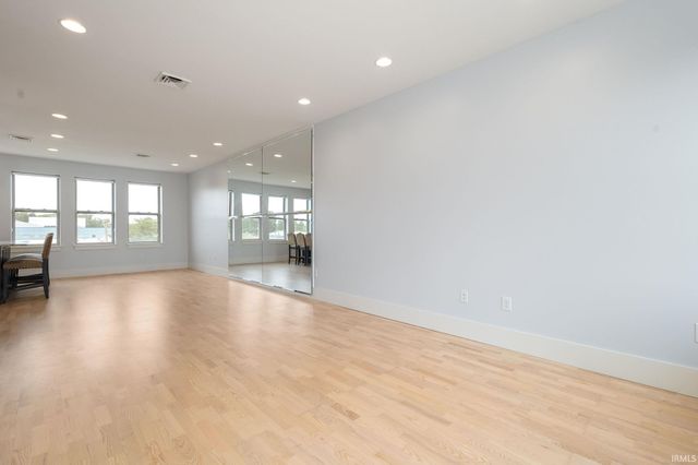 106 S Niles Avenue, South Bend, IN 46617