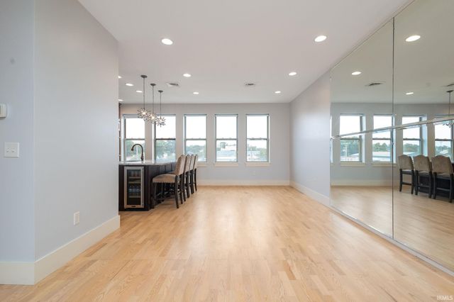 106 S Niles Avenue, South Bend, IN 46617
