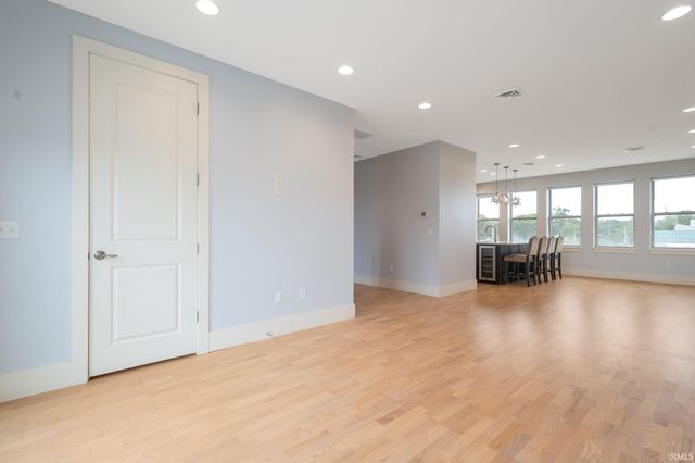 106 S Niles Avenue, South Bend, IN 46617