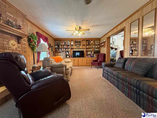 1817 Southern Acres Loop, Dillon, SC 29536