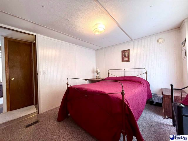 1817 Southern Acres Loop, Dillon, SC 29536