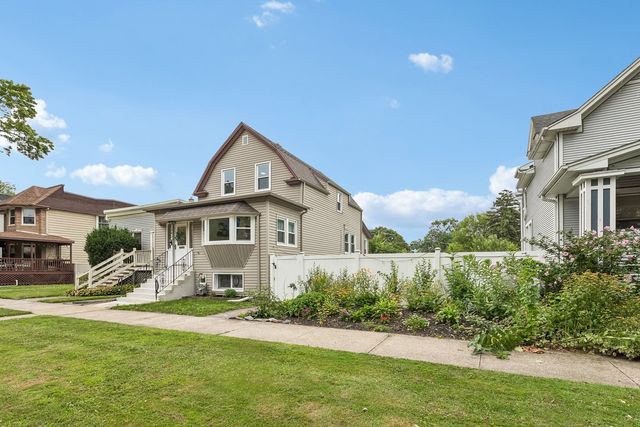 1040 Dunlop Avenue, Forest Park, IL 60130