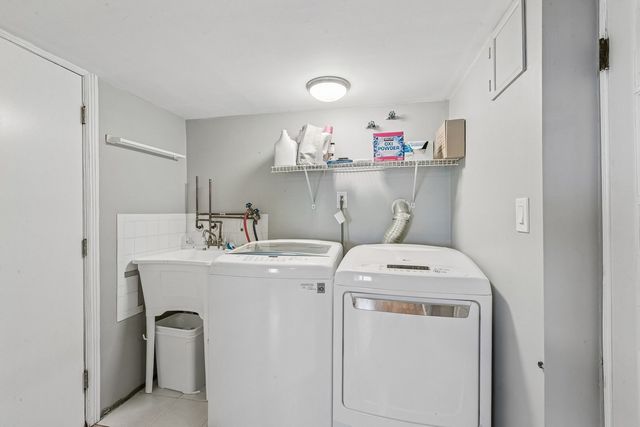 1040 Dunlop Avenue, Forest Park, IL 60130
