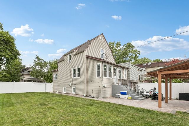 1040 Dunlop Avenue, Forest Park, IL 60130