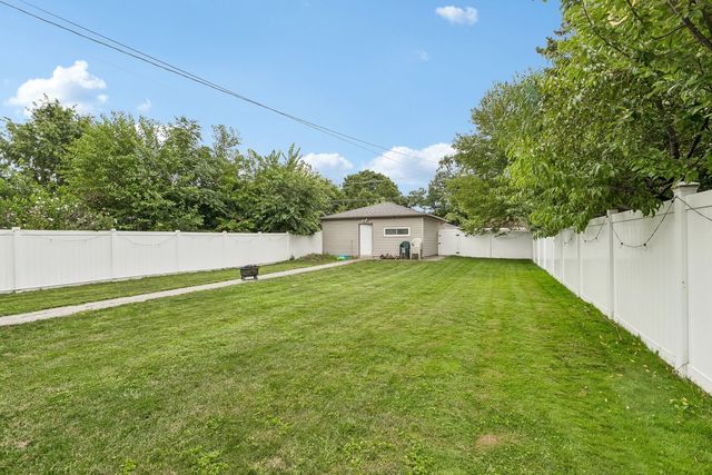 1040 Dunlop Avenue, Forest Park, IL 60130