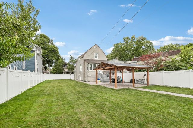 1040 Dunlop Avenue, Forest Park, IL 60130