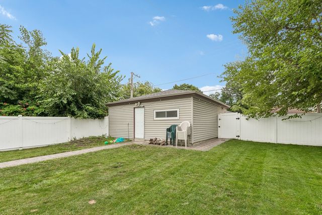 1040 Dunlop Avenue, Forest Park, IL 60130