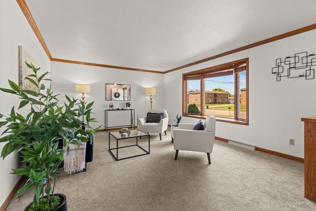 3300 N LAWE STREET, Appleton, WI 54911