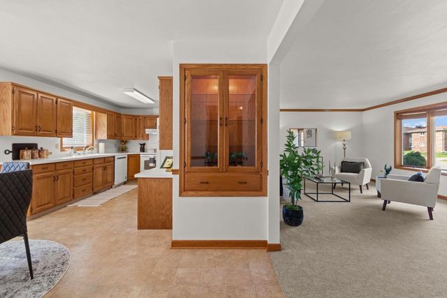 3300 N LAWE STREET, Appleton, WI 54911