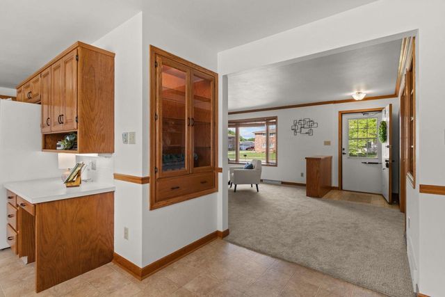 3300 N LAWE STREET, Appleton, WI 54911