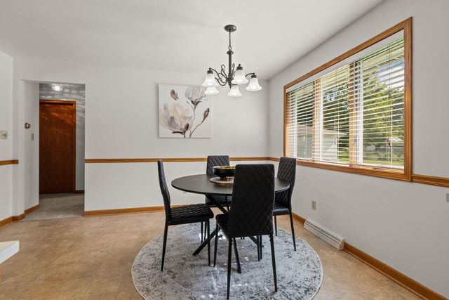 3300 N LAWE STREET, Appleton, WI 54911