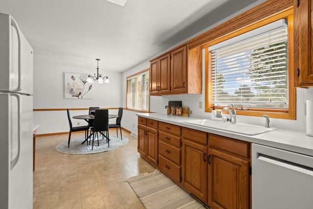 3300 N LAWE STREET, Appleton, WI 54911