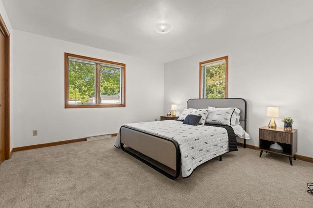 3300 N LAWE STREET, Appleton, WI 54911
