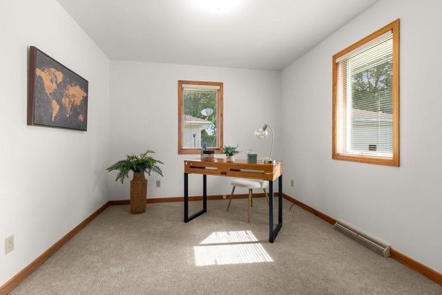 3300 N LAWE STREET, Appleton, WI 54911