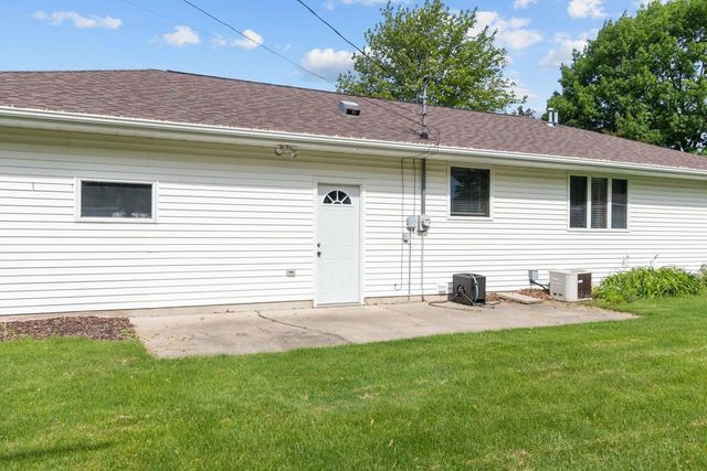 3300 N LAWE STREET, Appleton, WI 54911