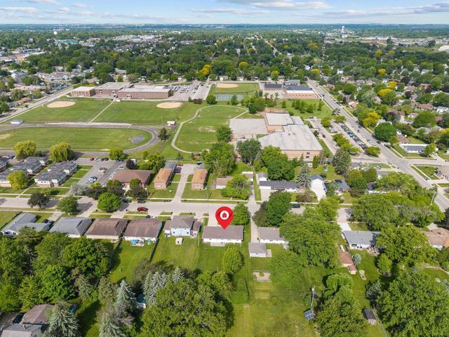 3300 N LAWE STREET, Appleton, WI 54911