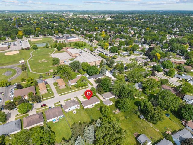 3300 N LAWE STREET, Appleton, WI 54911