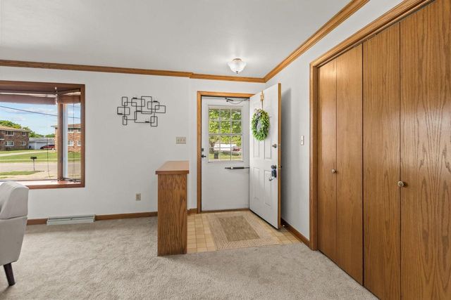 3300 N LAWE STREET, Appleton, WI 54911