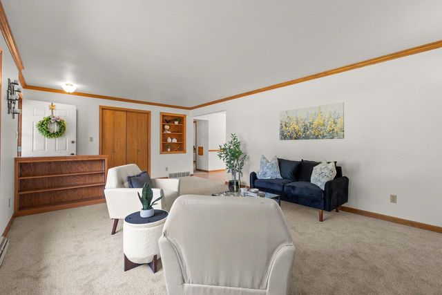 3300 N LAWE STREET, Appleton, WI 54911