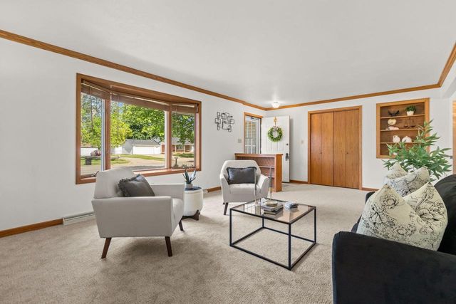 3300 N LAWE STREET, Appleton, WI 54911