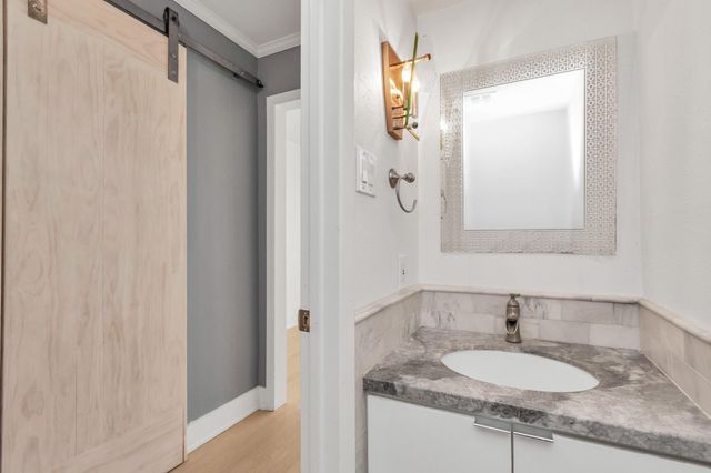 3934 Roseland Street, Houston, TX 77006