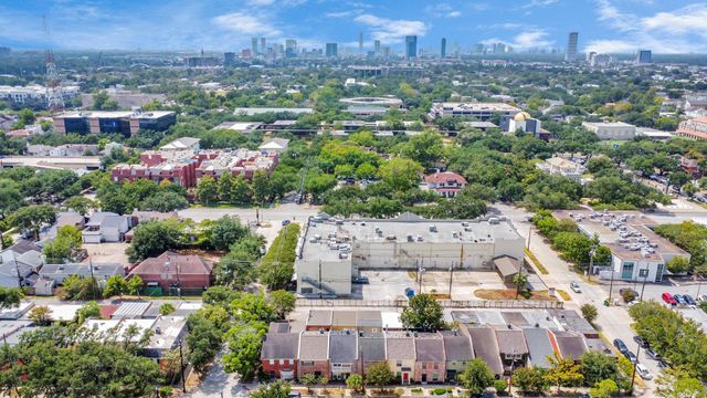 3934 Roseland Street, Houston, TX 77006