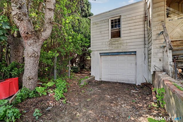 392 Hill Street, Waterbury, CT 06704