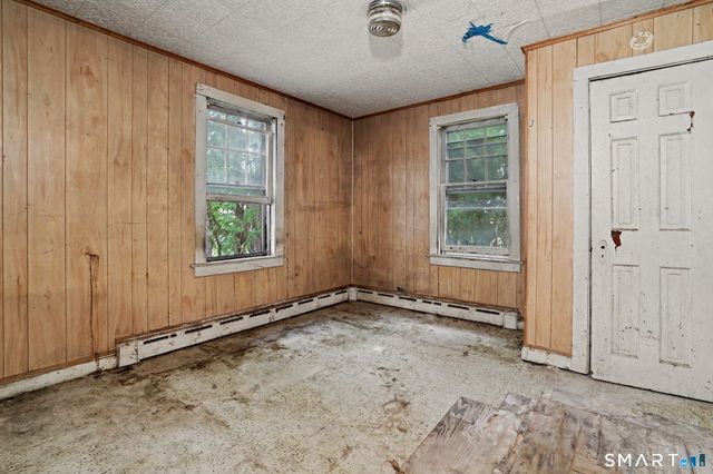 392 Hill Street, Waterbury, CT 06704