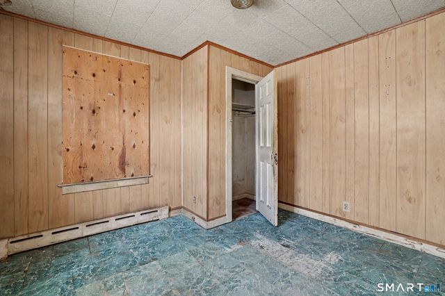 392 Hill Street, Waterbury, CT 06704