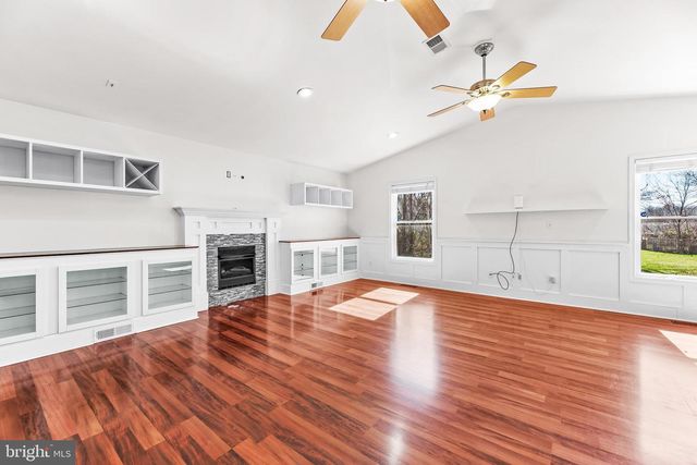 8499 SAINT ANDREWS DR, Chesapeake Beach, MD 20732