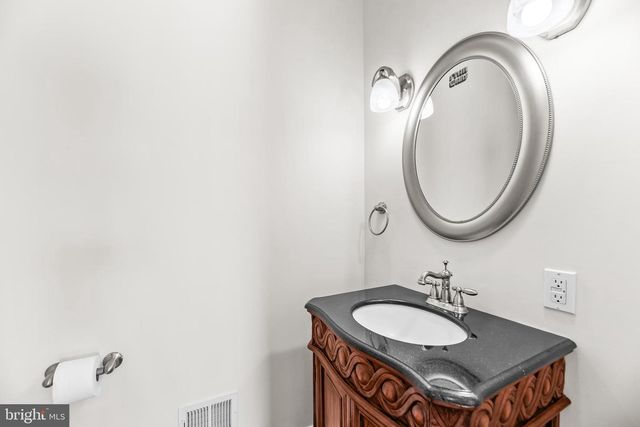 8499 SAINT ANDREWS DR, Chesapeake Beach, MD 20732