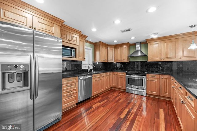 8499 SAINT ANDREWS DR, Chesapeake Beach, MD 20732