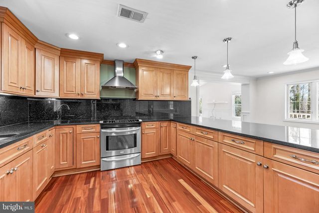 8499 SAINT ANDREWS DR, Chesapeake Beach, MD 20732