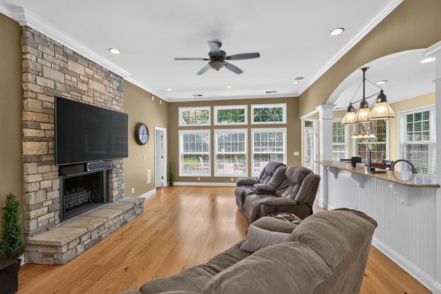 493 Madison Point Drive, Lexington, KY 40515