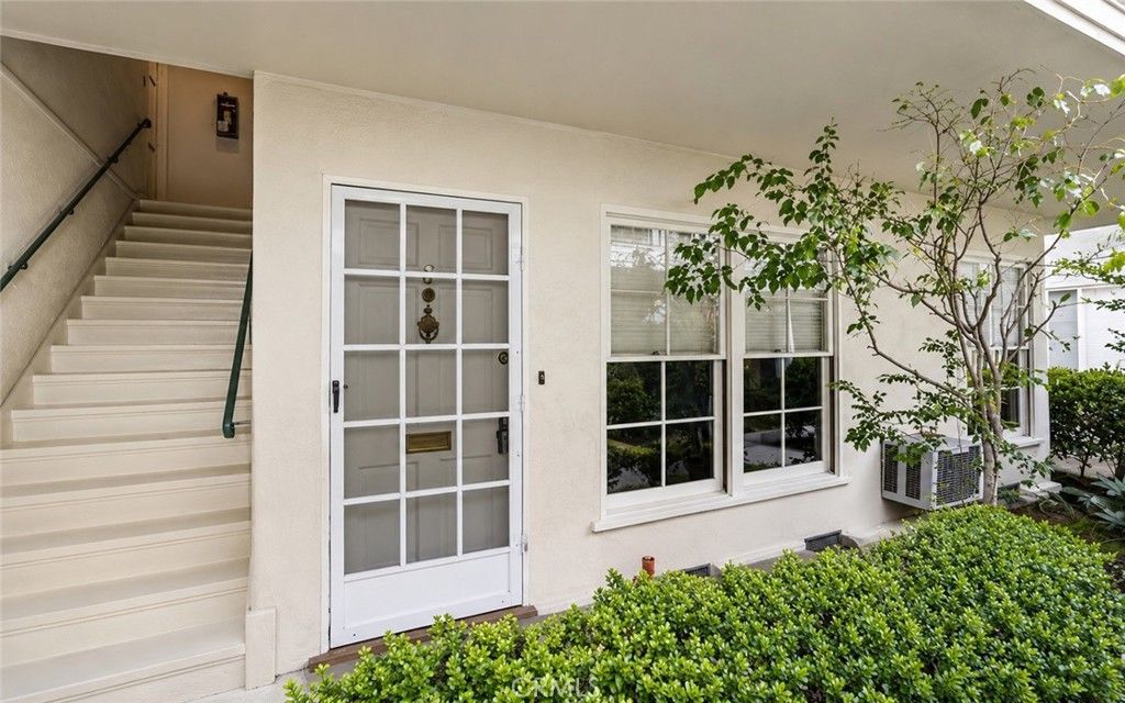 1122 N Louise Street E, Glendale, CA 91207