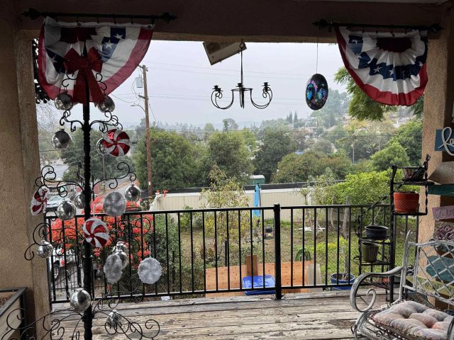 8468 Golden Ridge Rd, Lakeside, CA 92040