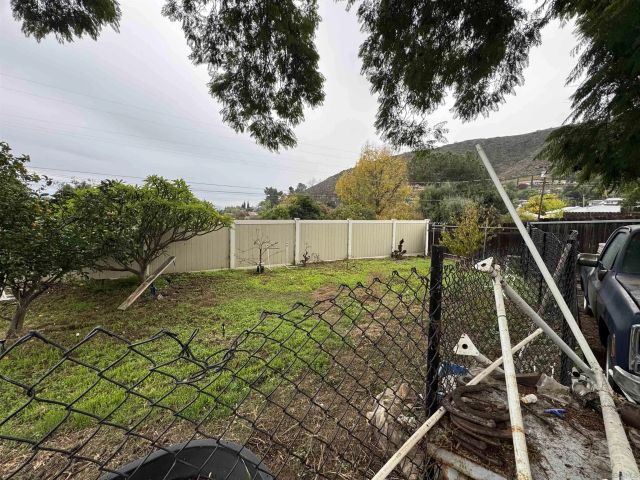 8468 Golden Ridge Rd, Lakeside, CA 92040