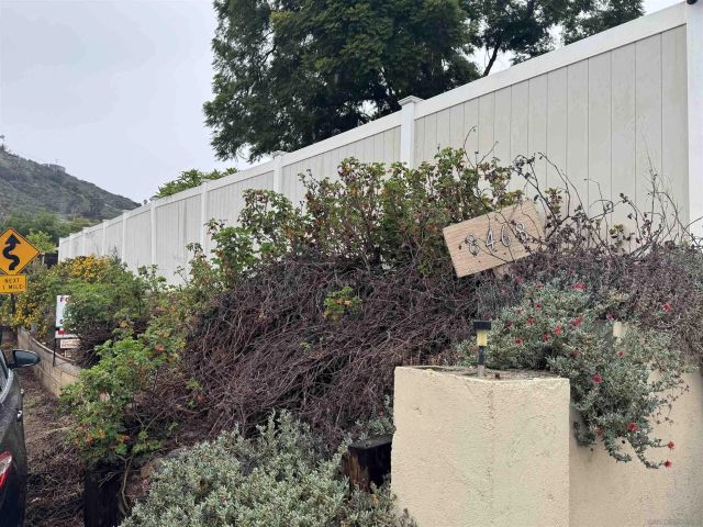 8468 Golden Ridge Rd, Lakeside, CA 92040