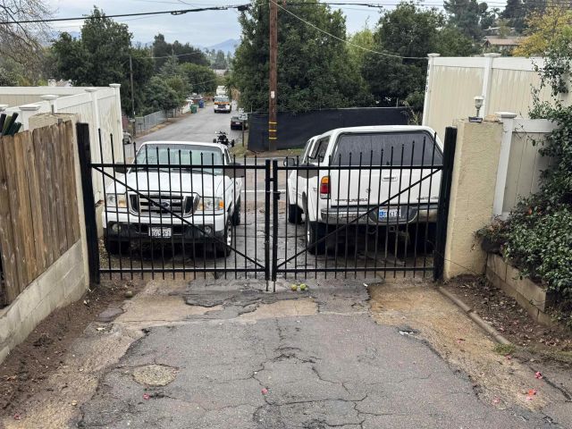 8468 Golden Ridge Rd, Lakeside, CA 92040