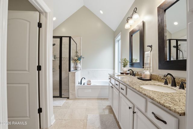 123 Autumnbrook Drive, Broussard, LA 70518