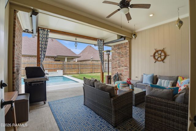 123 Autumnbrook Drive, Broussard, LA 70518