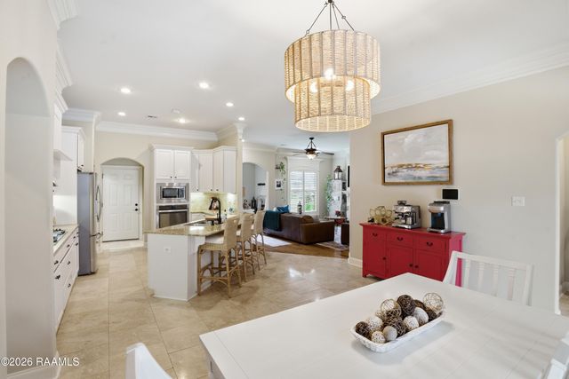 123 Autumnbrook Drive, Broussard, LA 70518