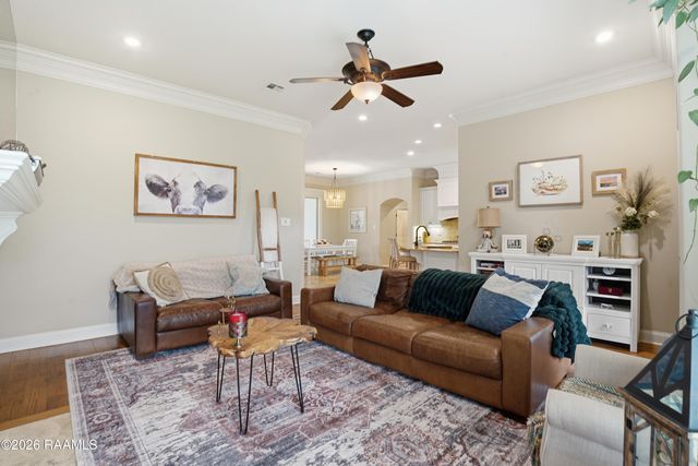 123 Autumnbrook Drive, Broussard, LA 70518