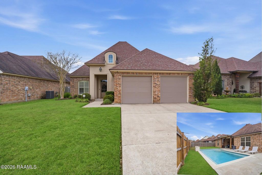 123 Autumnbrook Drive, Broussard, LA 70518