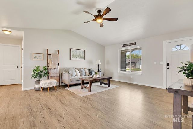 703 Kelli Lane, Filer, ID 83328