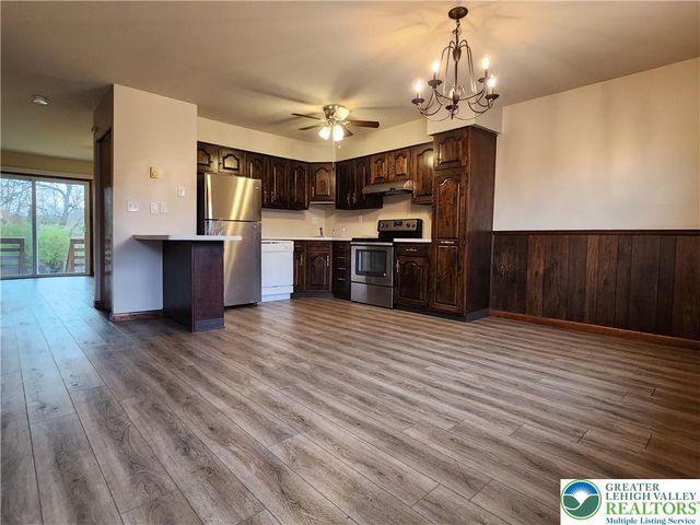 614 East Main Street, Bath Boro, PA 18014