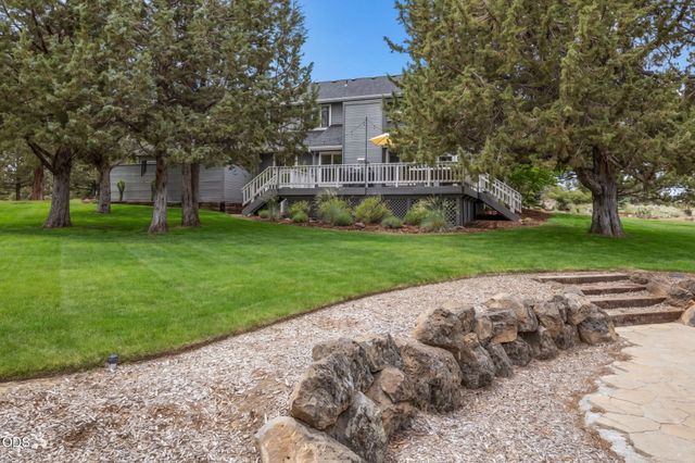 22055 White Peaks Drive, Bend, OR 97702