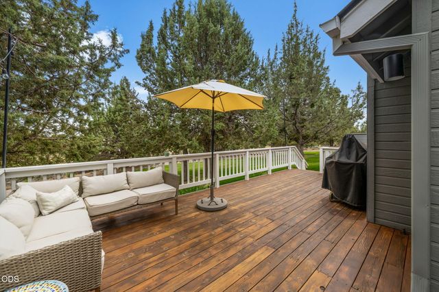 22055 White Peaks Drive, Bend, OR 97702